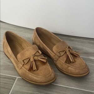 Crown Vintage Tan Tassel Loafers